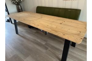 Steigerhouten eettafel (2,5 meter) met stalen poten