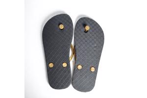 Teenslipper zwart goud met strass steentjes 34