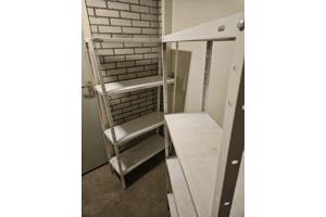 Wit metalen berging kasten