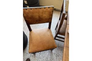 Leren eetkamer stoelen en eettafel