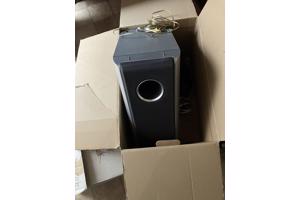 DVD home theater system met boxen