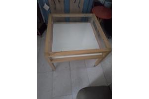 SALONTAFEL IKEA MET GLAZEN BLAD VIERKANT inclusief wielen