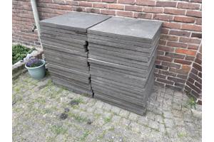 Grote vierkante tuintegels 25m2