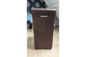 Bruine eetkamer stoelen 2 stuks