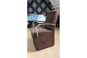 Bruine eetkamer stoelen 2 stuks