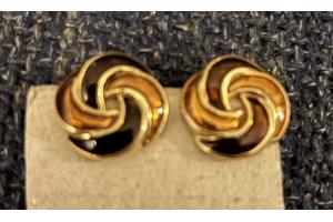 Vier  paar clip oorbellen diverse kleuren en soorten oud