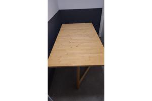 Foldable dining table