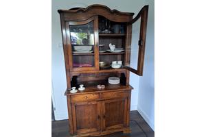 Servieskast antiek, Type Ossekop, Zuid Duits