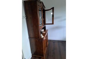 Servieskast antiek, Type Ossekop, Zuid Duits