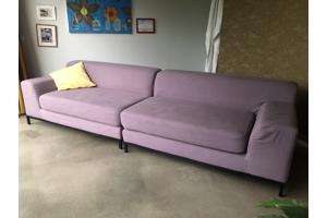 Lange bank in twee delen