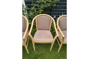 Zes eetkamer / wachtkamer stoelen