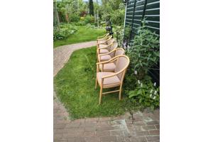 Zes eetkamer / wachtkamer stoelen