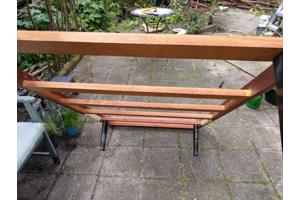 Massief hout 1 persoons bed. (2x)