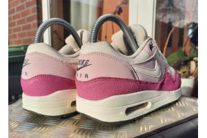 Nike Air Max 1 Sail Arctic Pink maat 36,5 36.5