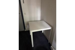 Gratis Witte eettafel/bureautafel (IKEA VIHALS)