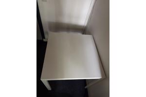 Gratis Witte eettafel/bureautafel (IKEA VIHALS)
