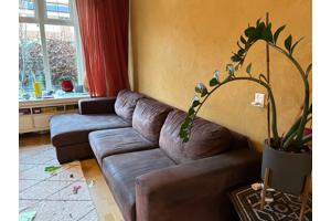 Bruine bank in goede staat