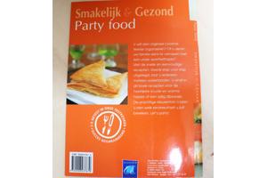 Party food. Trendy en lekker 48 blz Paperback  Als nieuw