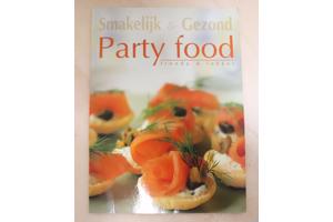 Party food. Trendy en lekker 48 blz Paperback  Als nieuw