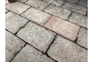 Tegels voor in de tuin 20x30cm ongeveer 35m2