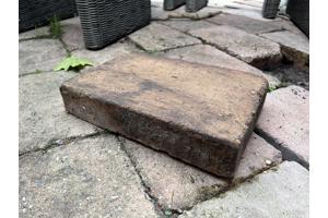 Tegels voor in de tuin 20x30cm ongeveer 35m2