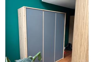 Kledingkast | 3-deurs | Grijs en Eiken | 166x53x197 cm