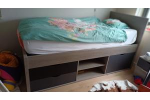 Eenpersoons bed
