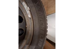4 winterbanden op velg Peugeot 308