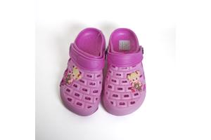 Crocs slipper schoen horizontaal pink fuchsia met meisje 30