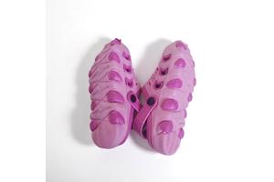 Crocs slipper schoen horizontaal pink fuchsia met meisje 30