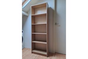 Eikenfineer boekenkast