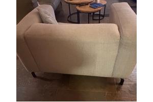 Mooie Love Seat