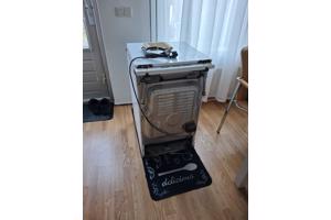 Gas Top and Electric Oven