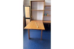 demontabel houten wandmeubel met bureau/tafel