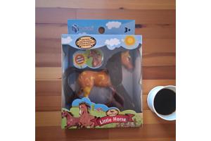 Little horse speelpaard camel bruin zwarte haren camouflage