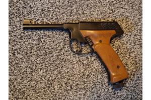 Vintage BB shooter: Healthways Plainsman (12 gram variant)
