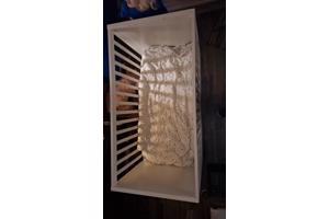 Ledikant,matras en beddengoed