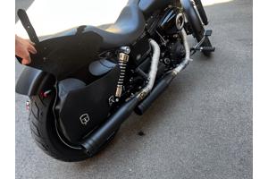 HARLEY-DAVIDSON Dyna Streetbob