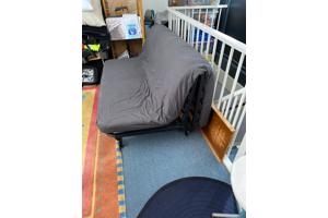 Mooie slaapbank, matras 140 x 200 cm