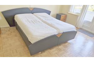 Bed 160 x 200 cm met nachtkastjes