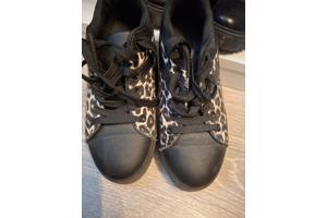 Panter gympen met hogere zool