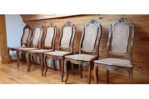 antieke stoelen met gevlochten rieten zit en rug