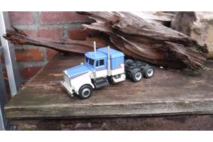 kenworth T 909 schaalmodel