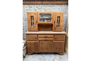 Vintage dressoir met vitrinekast