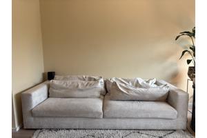 Goossens bank 1 jaar oud