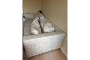 Goossens bank 1 jaar oud