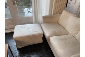 Witte Tweezits Bank Met Poef (MOET WEG)