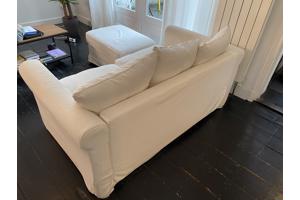 Witte Tweezits Bank Met Poef (MOET WEG)