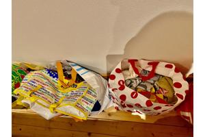 Rommelmarkt Spullen Kleding boxje BK Pannen + Fiets spullen