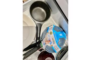 Rommelmarkt Spullen Kleding boxje BK Pannen + Fiets spullen